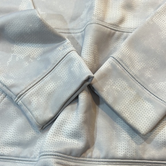 Boys youth large Under Armour hoodie - Picture 3 of 3